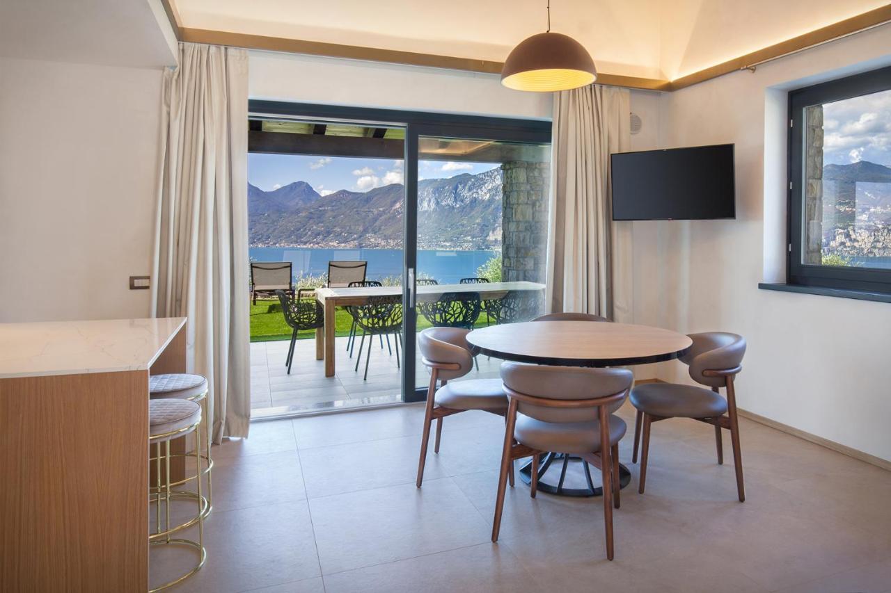 Villa Divina - Apt Icona Con Piscina E Vista Lago Кастеллетто-ди-Бренцоне Экстерьер фото